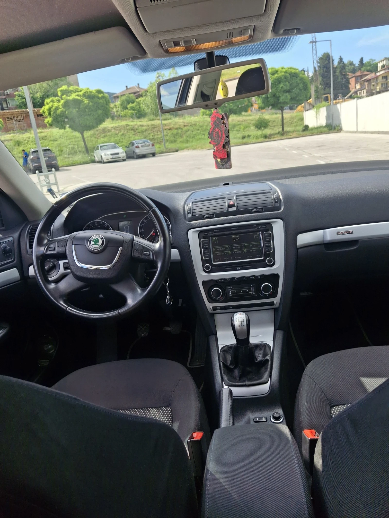 Skoda Octavia Oktavia skout, снимка 17 - Автомобили и джипове - 54729051