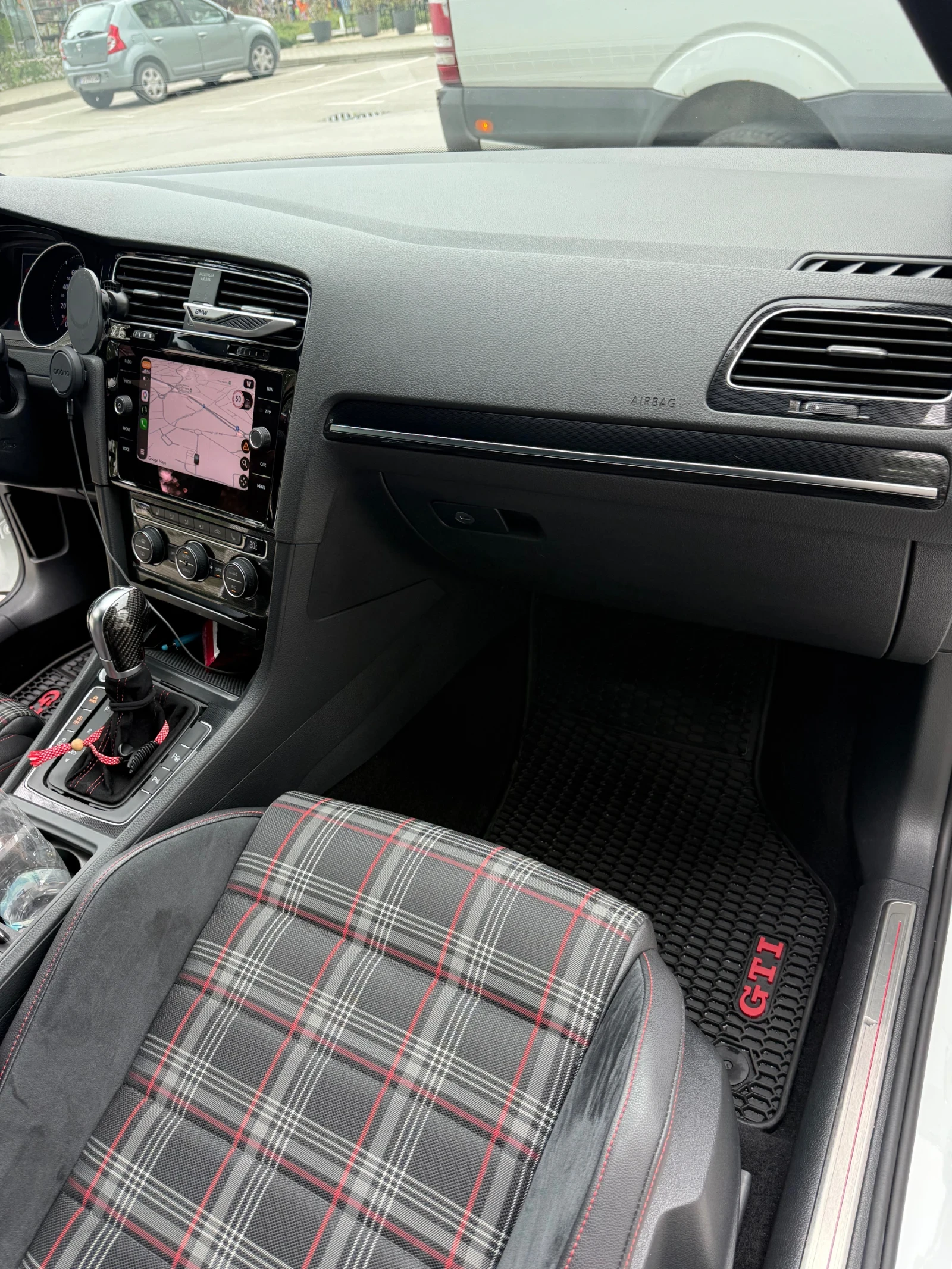 VW Golf GTI Performance , снимка 16 - Автомобили и джипове - 54750367