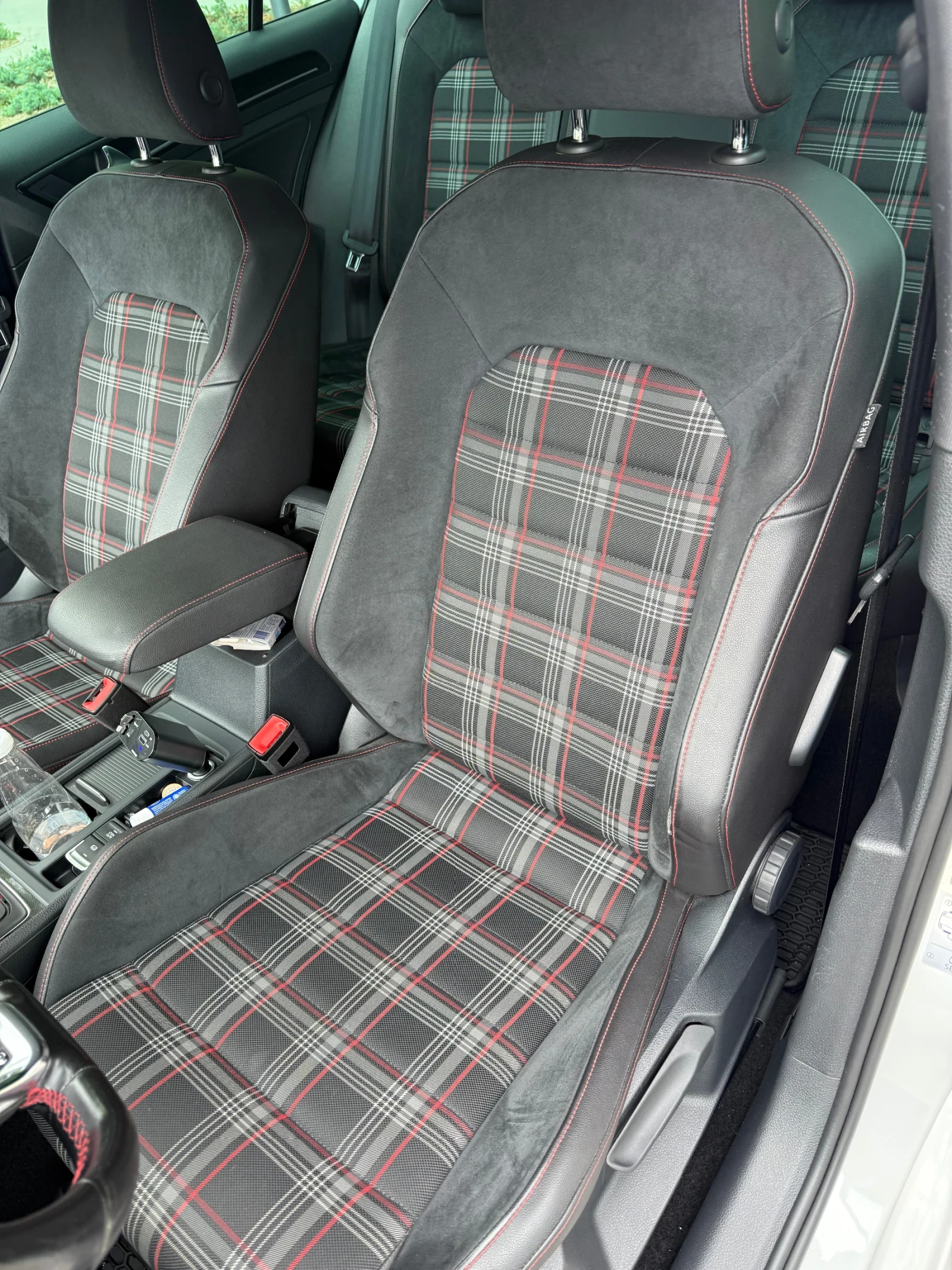 VW Golf GTI Performance , снимка 12 - Автомобили и джипове - 54750367