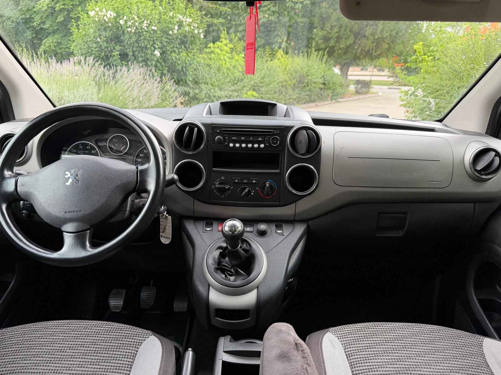 Peugeot Partner 1.6I-TEPEE, снимка 12 - Автомобили и джипове - 55234372