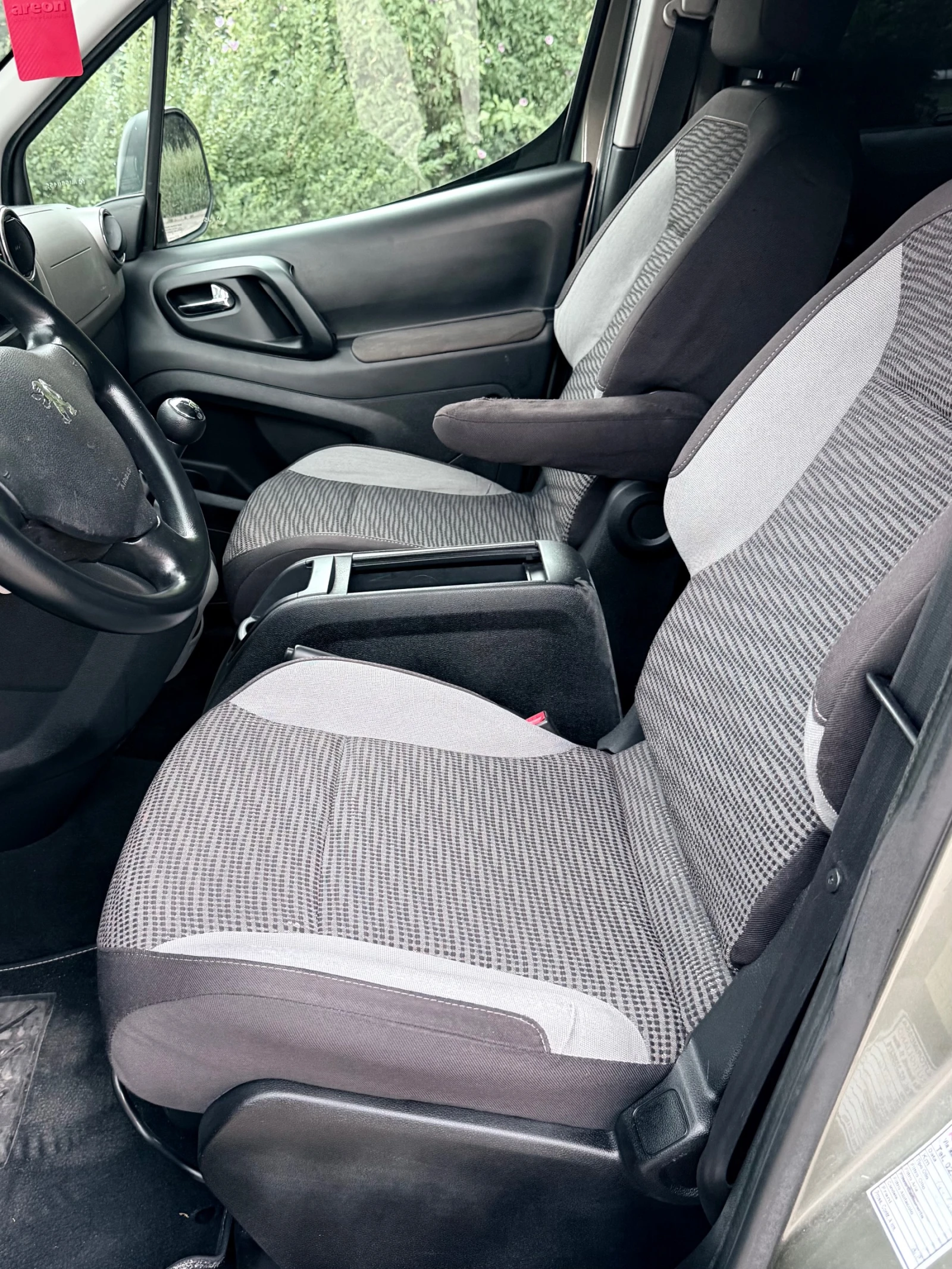 Peugeot Partner 1.6I-TEPEE, снимка 9 - Автомобили и джипове - 55234372