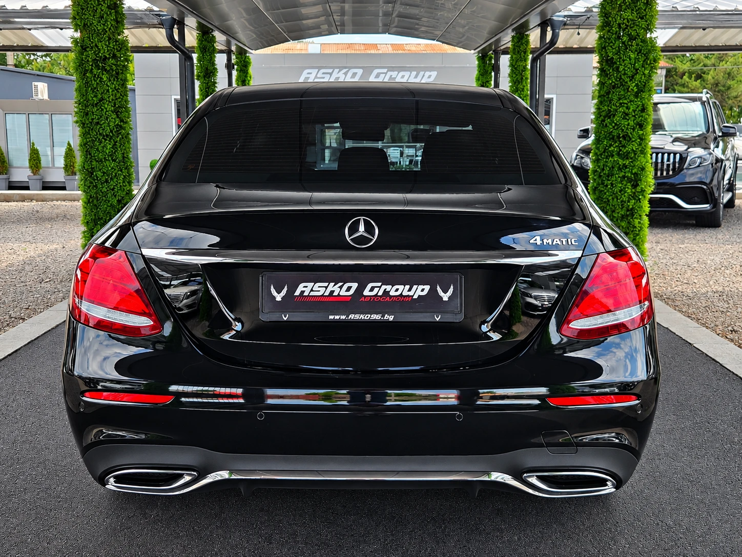 Mercedes-Benz E 220 AMG/4MAT/HUD/PANO/DIGITAL/CAMERA/ПОДГРЕВ/AMBI/LIZI, снимка 6 - Автомобили и джипове - 55670808