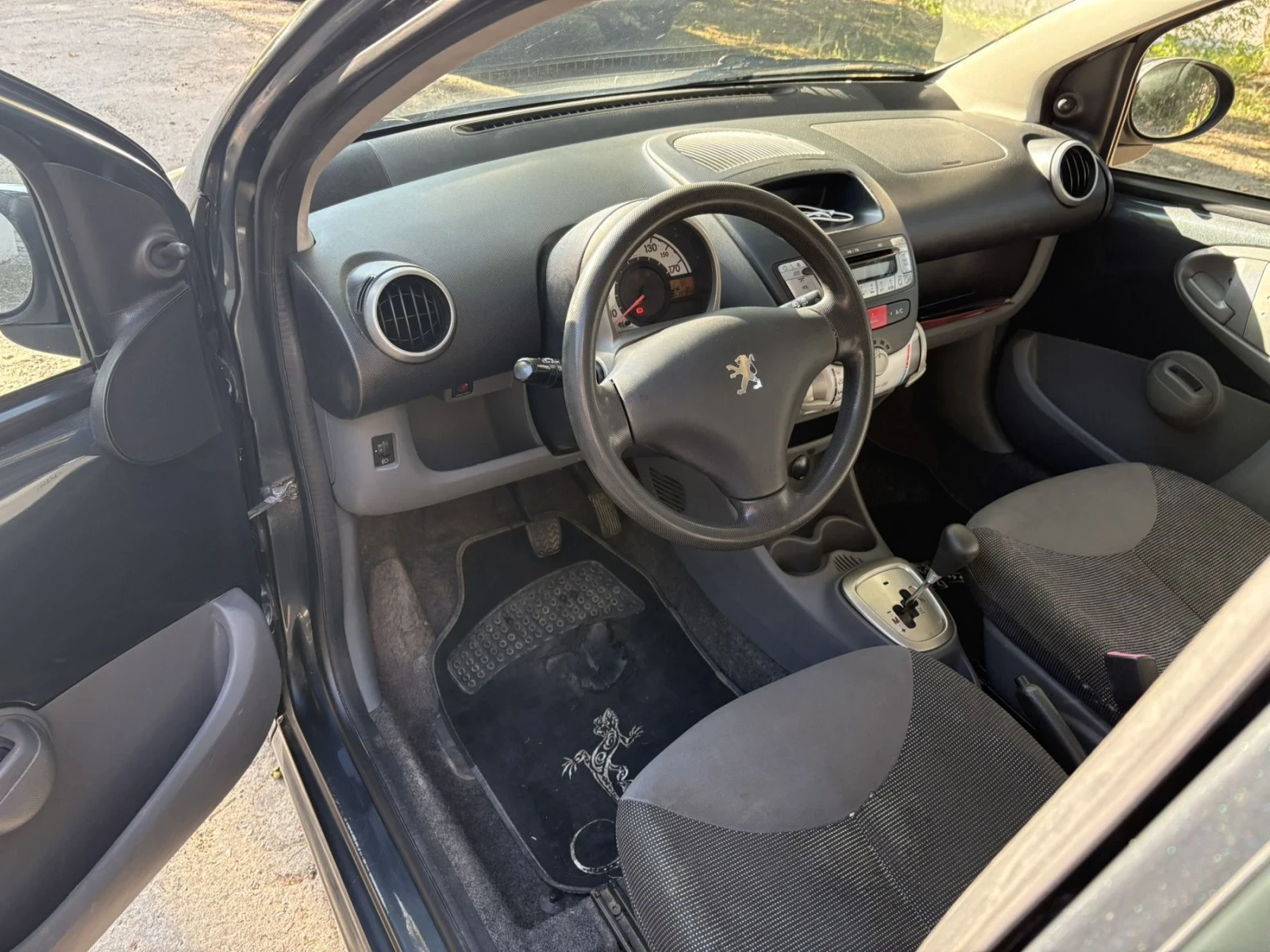 Peugeot 107 Автоматик, снимка 8 - Автомобили и джипове - 55709786