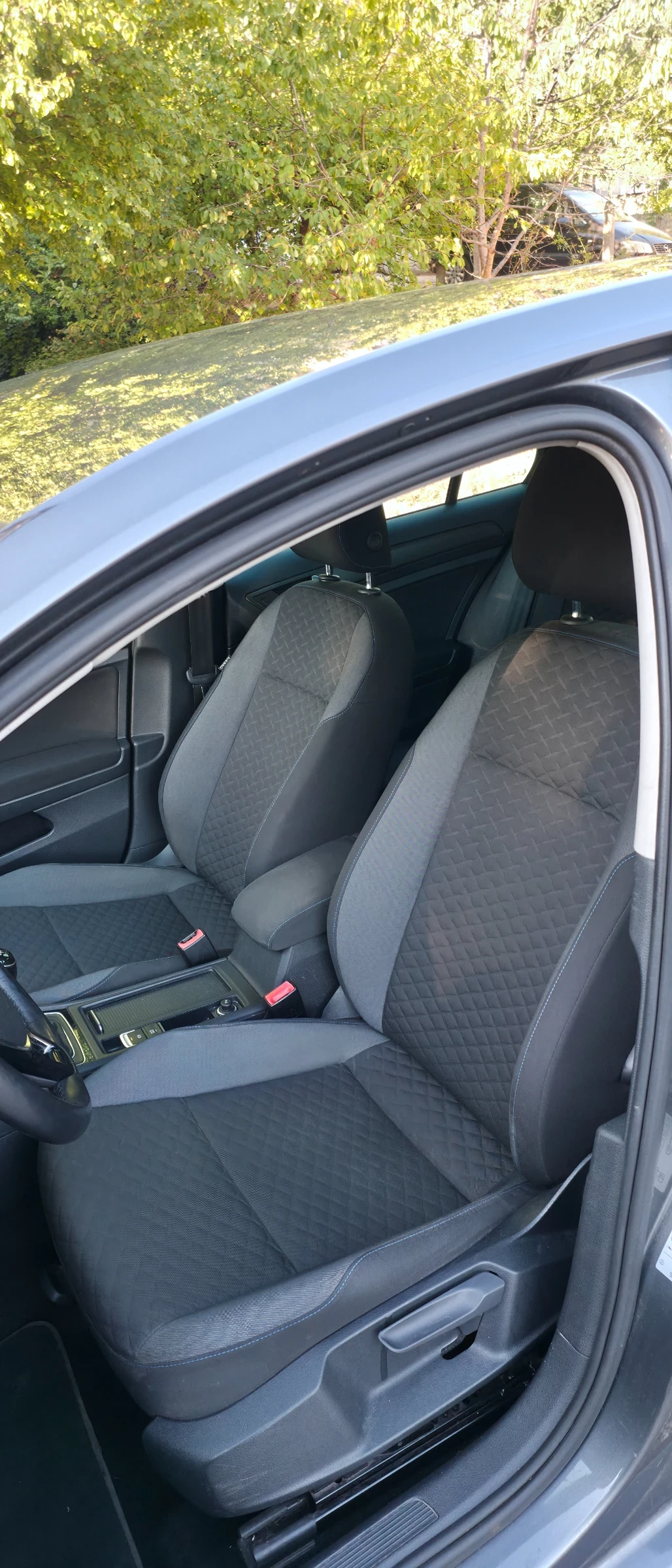 VW Golf Дигитал 2019г, снимка 15 - Автомобили и джипове - 55993315