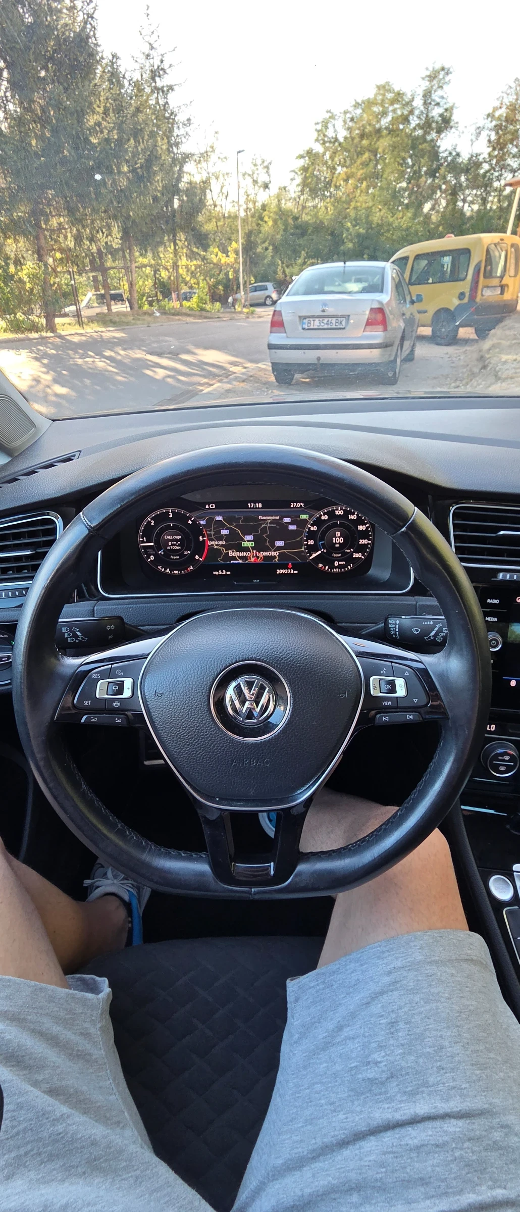 VW Golf Дигитал 2019г, снимка 12 - Автомобили и джипове - 55993315