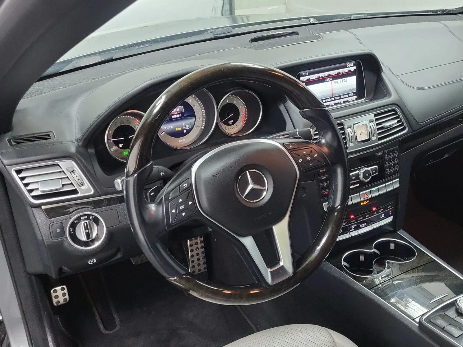 Mercedes-Benz E 55 E550* HARMAN KARDON* ОБДУХВАНЕ* CARFAX , снимка 11 - Автомобили и джипове - 56029987