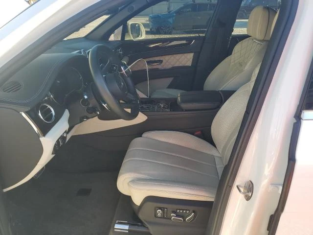 Bentley Bentayga 4.0L 8 All wheel drive, снимка 11 - Автомобили и джипове - 52887318