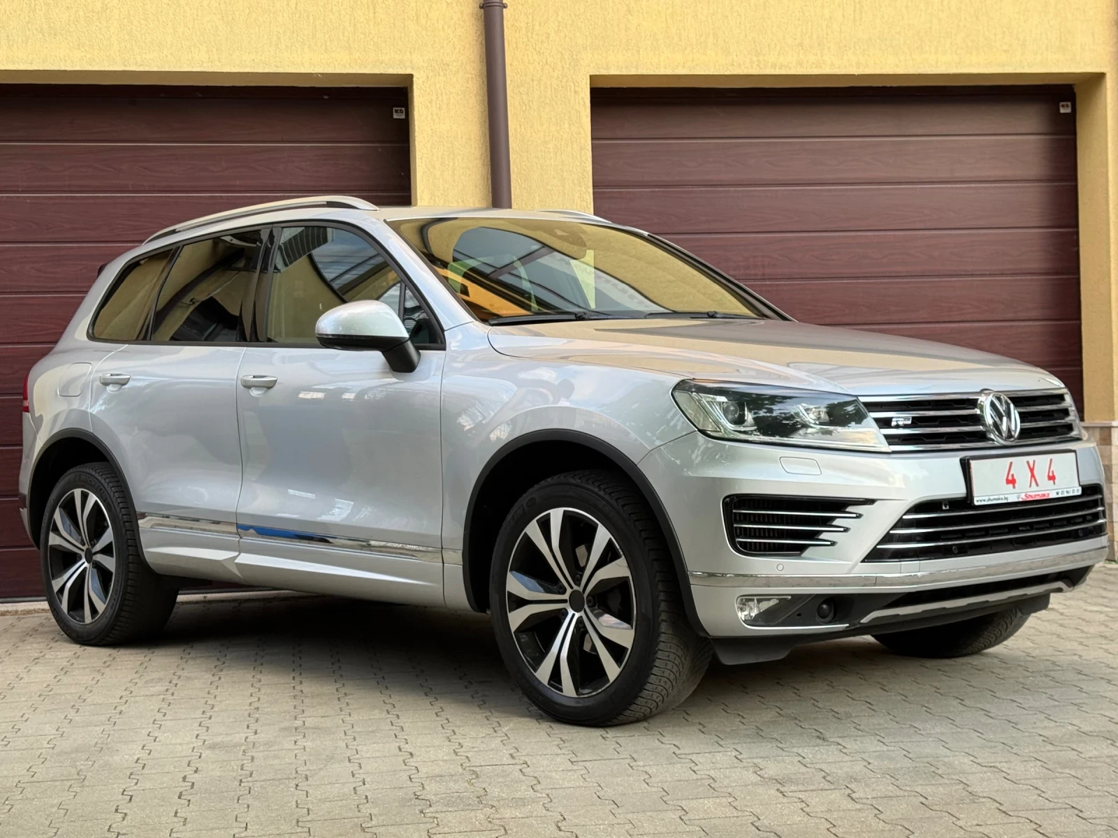 VW Touareg R-Line-3.0TDI-262ps-116хил.км - изображение 2