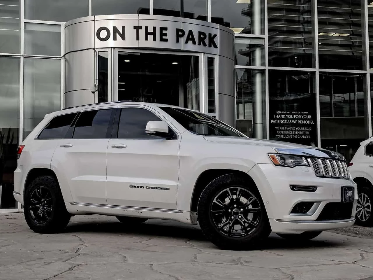 Jeep Grand cherokee Summit  CARFAX, снимка 9 - Автомобили и джипове - 53864614