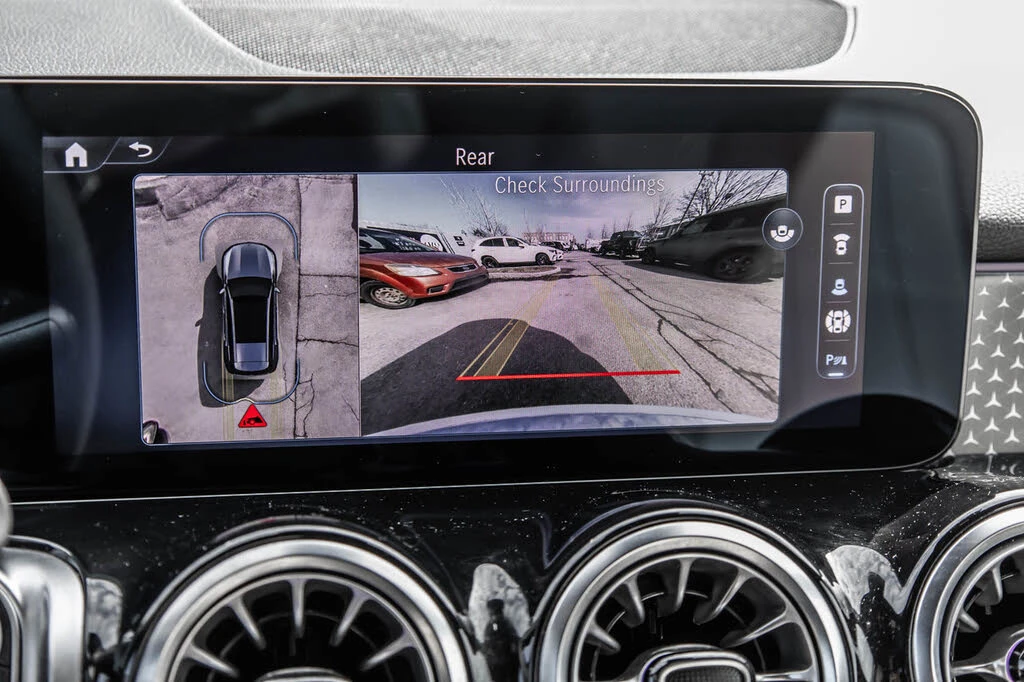 Mercedes-Benz GLB 250* 4MATIC* АвтоКредит* (ЦЕНА ДО БГ), снимка 12 - Автомобили и джипове - 53965420