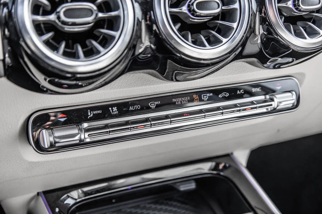 Mercedes-Benz GLB 250* 4MATIC* АвтоКредит* (ЦЕНА ДО БГ), снимка 14 - Автомобили и джипове - 53965420