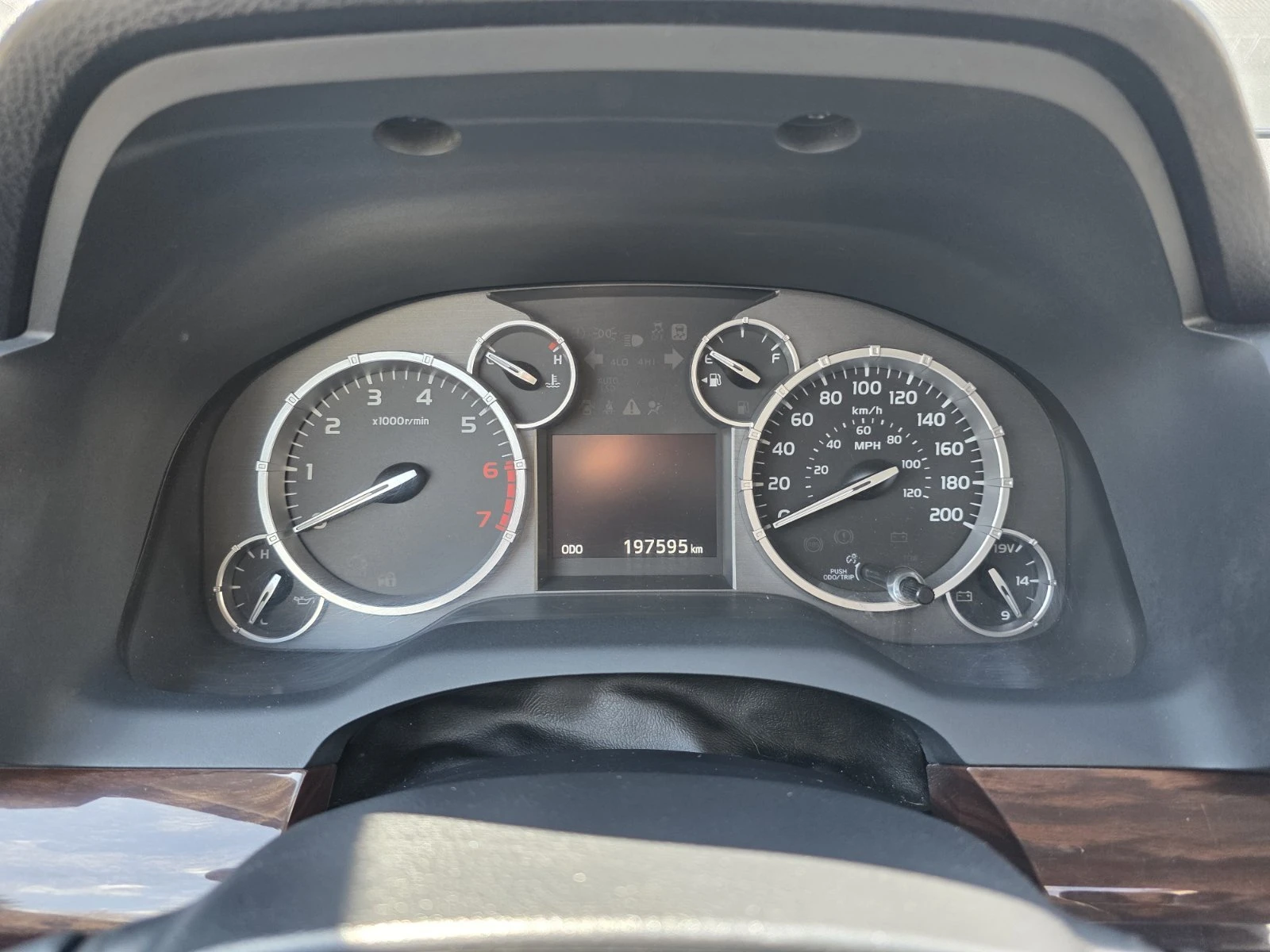 Toyota Tundra 5.7L DOUBLE CAB AWD ГАЗОВА УРЕДБА, снимка 13 - Автомобили и джипове - 53986942