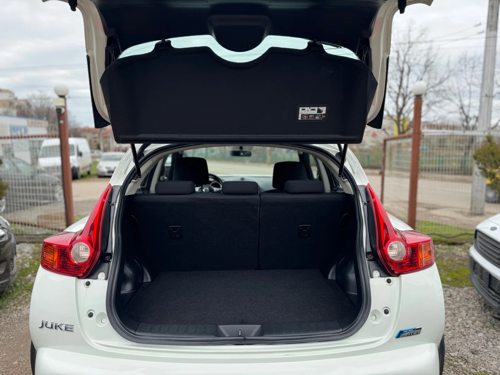 Nissan Juke 1.5DCI * KLIMATRONIK, снимка 12 - Автомобили и джипове - 54028394