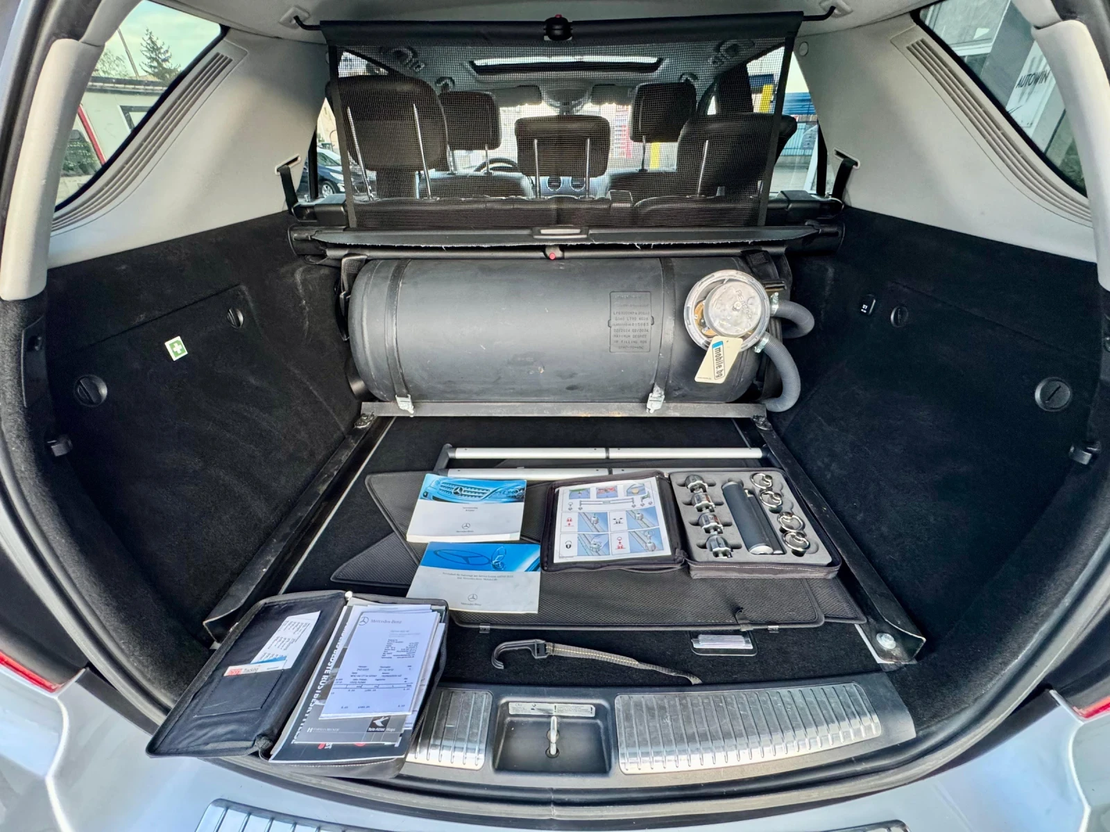 Mercedes-Benz ML 63 AMG 6.3 AMG - УНИКАТ, снимка 14 - Автомобили и джипове - 54128359