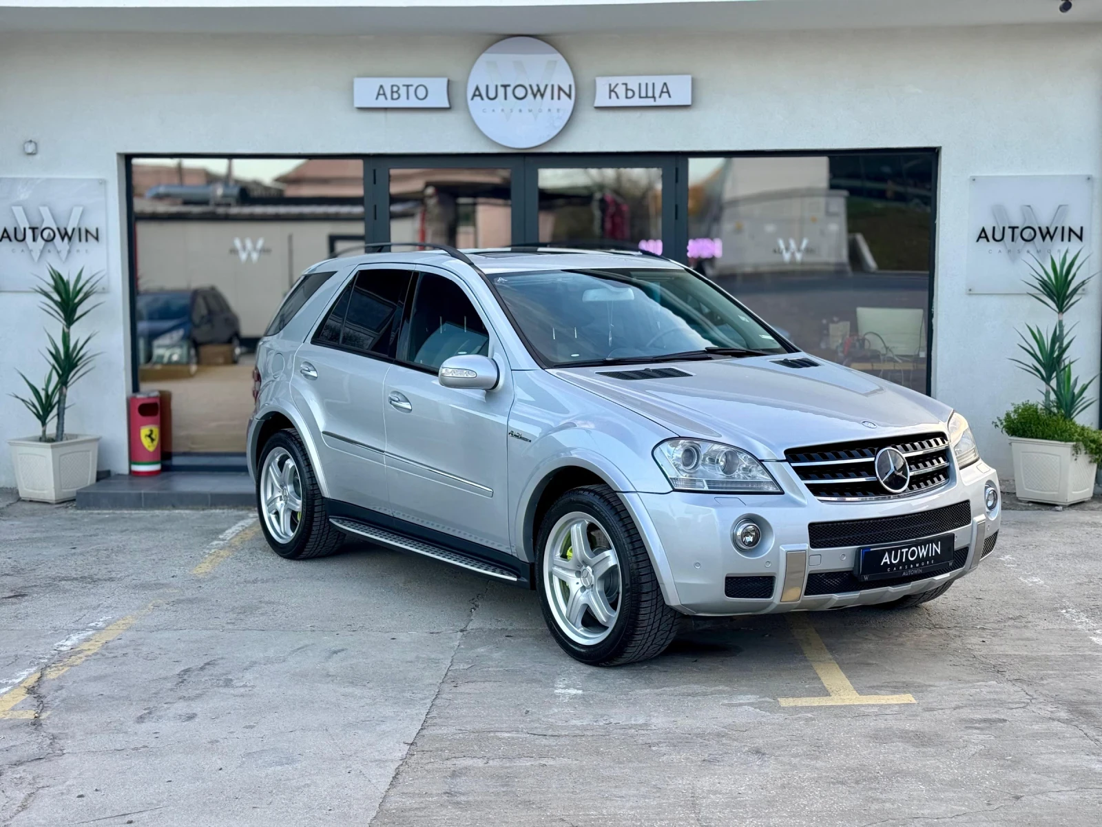 Mercedes-Benz ML 63 AMG 6.3 AMG - УНИКАТ, снимка 2 - Автомобили и джипове - 54128359