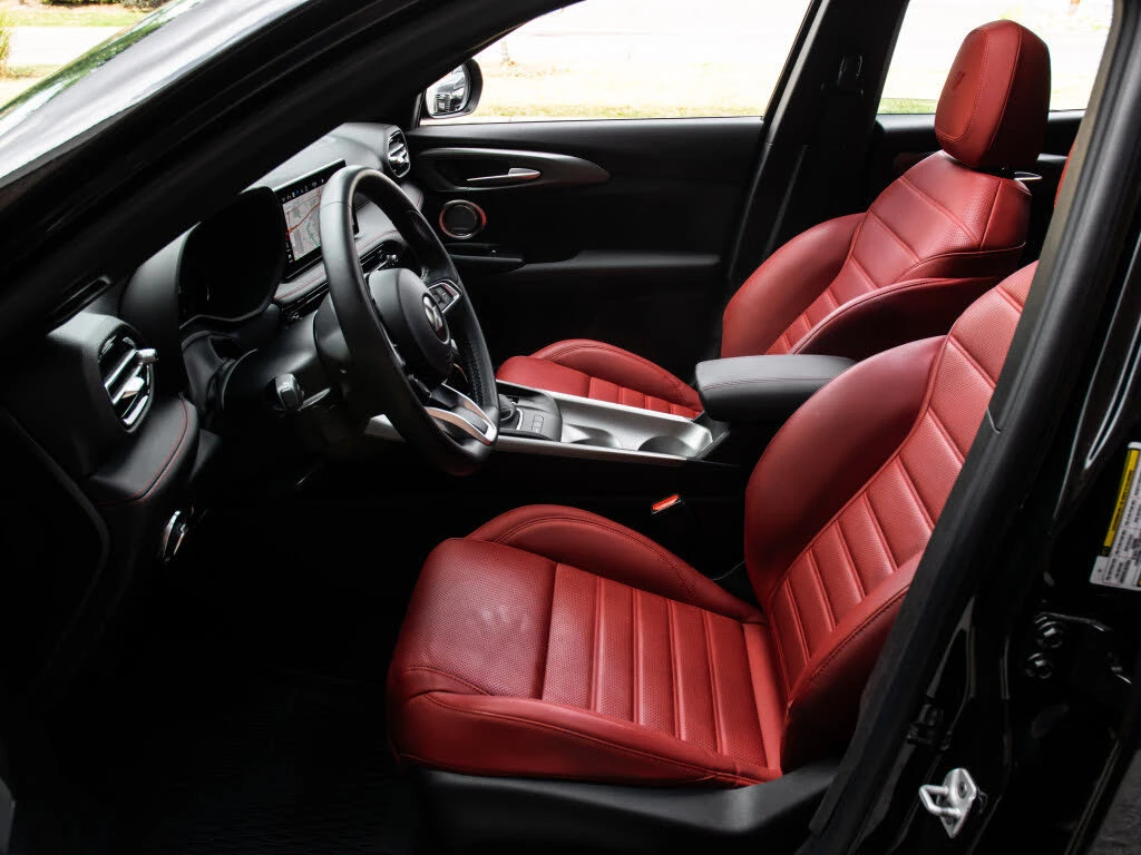 Dodge Journey HORNET* GT* HARMAN KARDON* ДИСТРОНИК* 360 КАМЕРИ, снимка 7 - Автомобили и джипове - 55301624