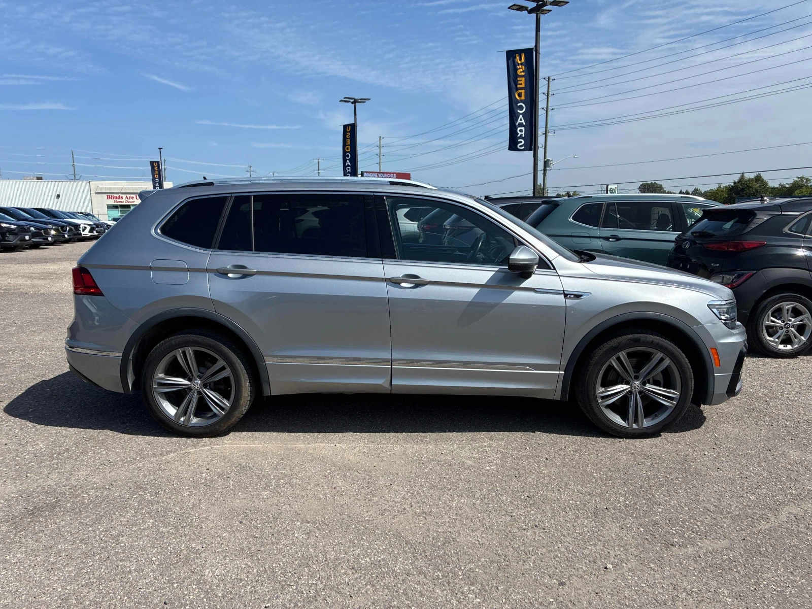 VW Tiguan Highline R-Line 4MOTION* Fender* 360* DIGITAL* , снимка 4 - Автомобили и джипове - 55782559