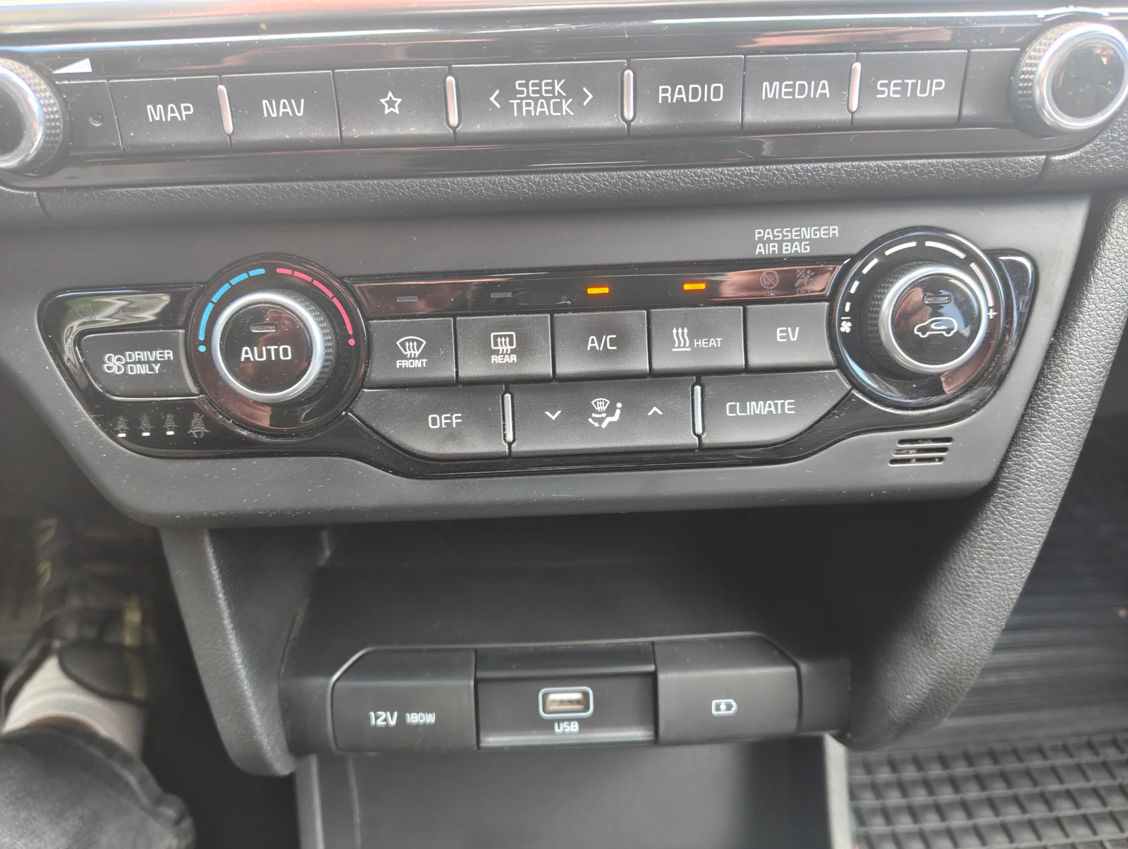 Kia Niro 65KWh* SOH 100%* EXECUTIVE LINE* LED* , снимка 13 - Автомобили и джипове - 56197298