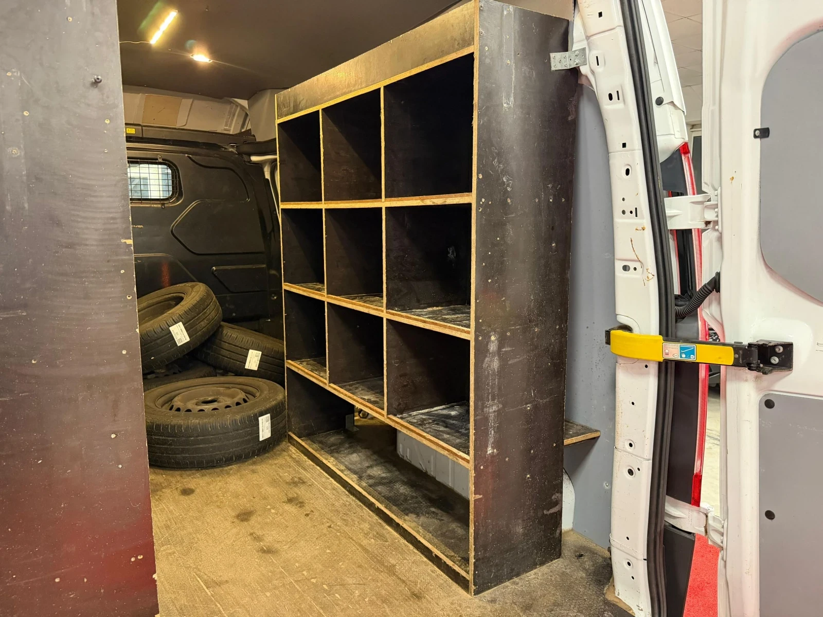 Ford Transit Custom 290L | 2.0TDCI 136 | Automatic | H2 L2 | TOP, снимка 17 - Бусове и автобуси - 53761222