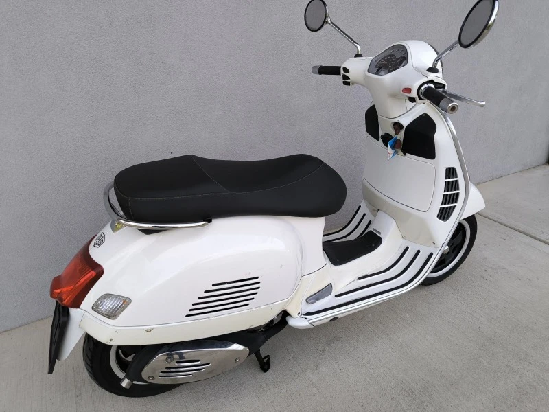 Vespa GTS 300ie , 26691 km. , Нов внос Италия , снимка 2 - Мотоциклети и мототехника - 46510915