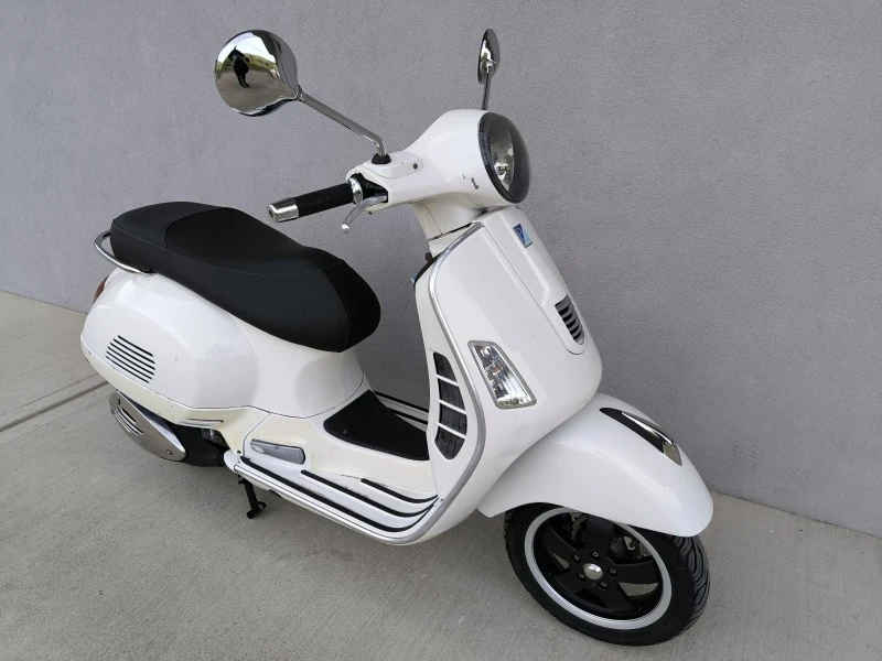 Vespa GTS 300ie , 26691 km. , Нов внос Италия , снимка 3 - Мотоциклети и мототехника - 46510915