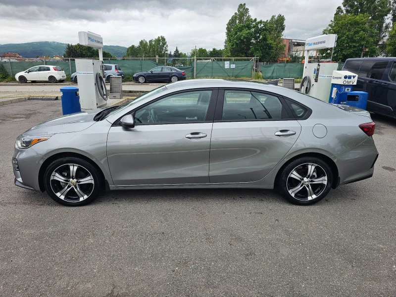 Kia Forte 1.8i, снимка 2 - Автомобили и джипове - 47505135