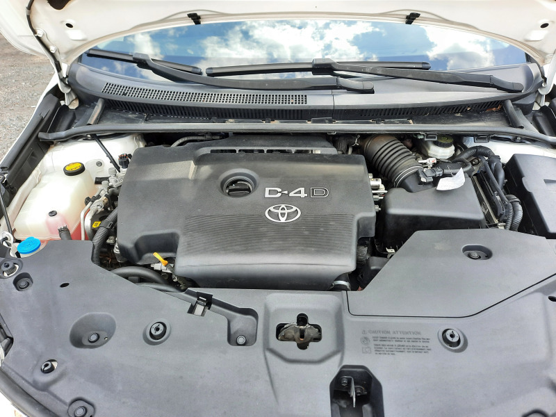Toyota Avensis 2.0 D-4D, снимка 13 - Автомобили и джипове - 45686701