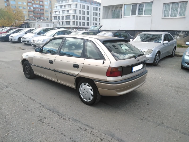 Opel Astra, снимка 9 - Автомобили и джипове - 47976184