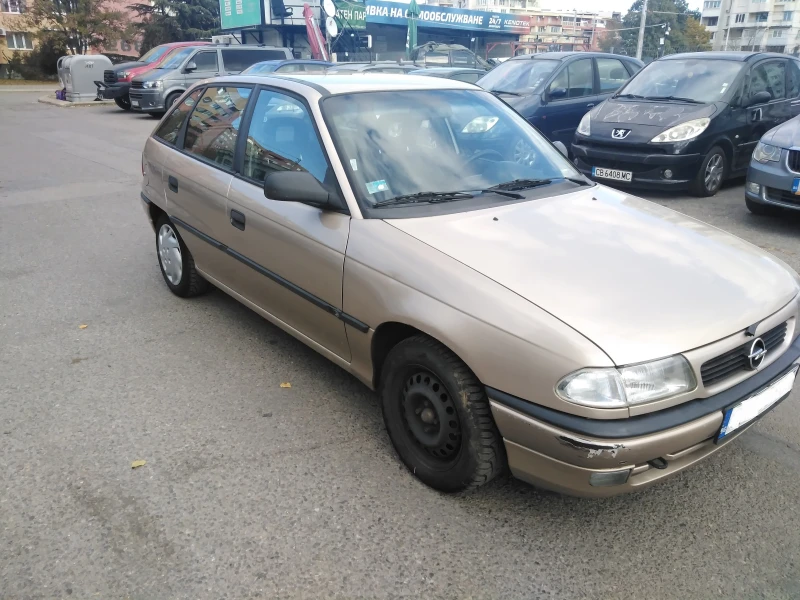 Opel Astra, снимка 1 - Автомобили и джипове - 47976184