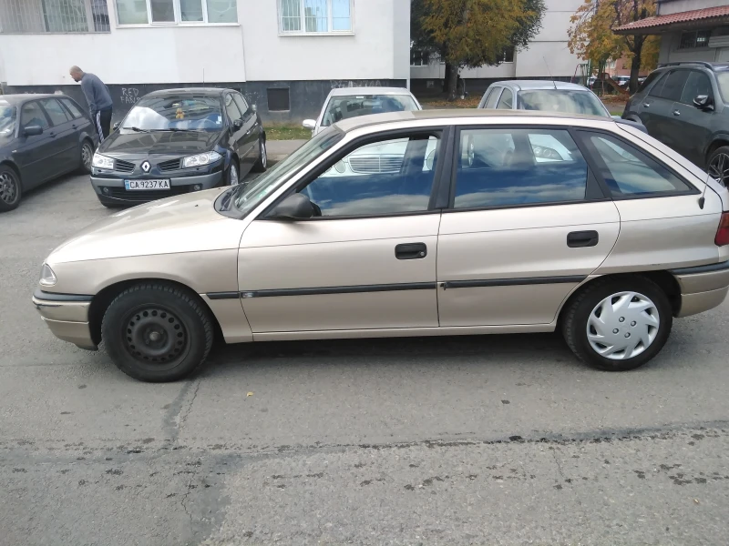 Opel Astra, снимка 8 - Автомобили и джипове - 47976184