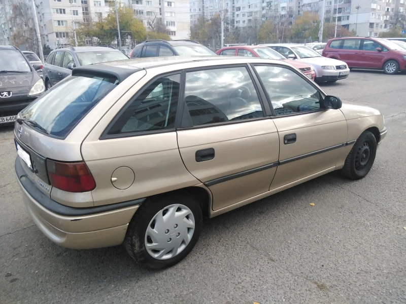 Opel Astra, снимка 4 - Автомобили и джипове - 47976184