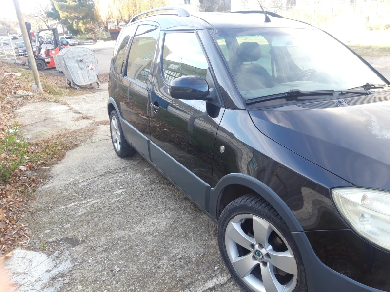 Skoda Roomster Scout, снимка 4 - Автомобили и джипове - 48408721