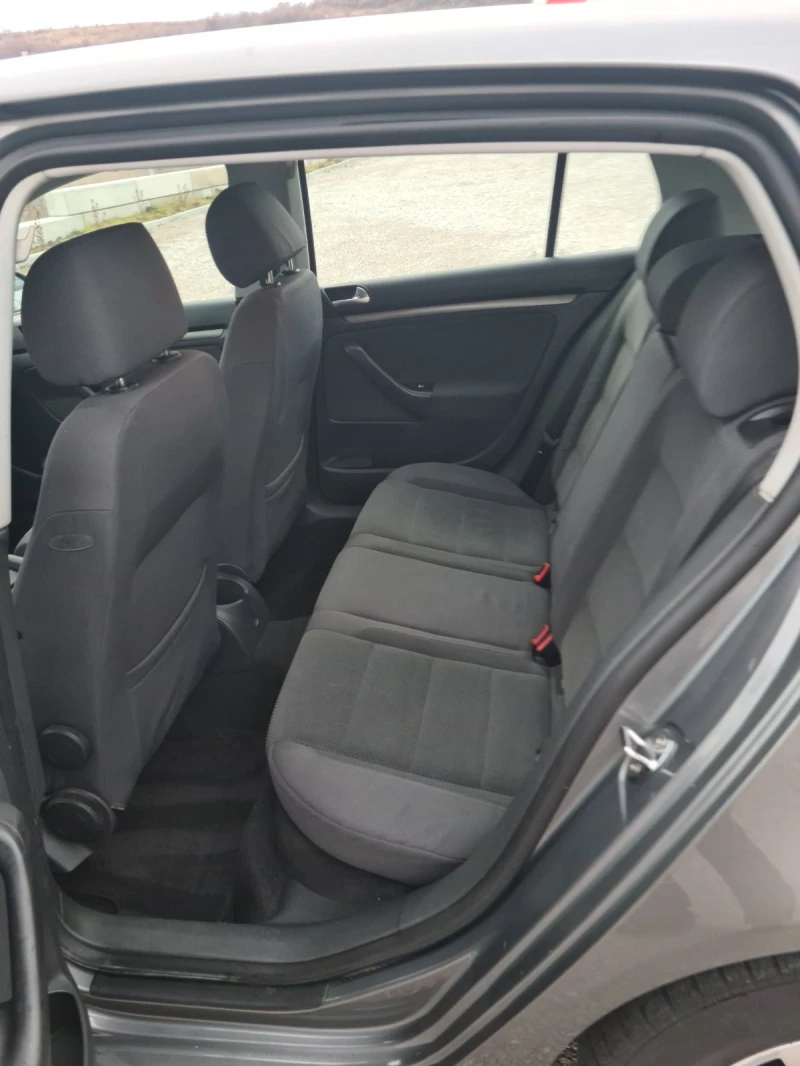 VW Golf 1.6БЕНЗИН-115КС, снимка 16 - Автомобили и джипове - 48475370