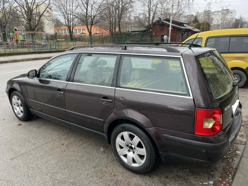 VW Passat, снимка 4 - Автомобили и джипове - 49325239