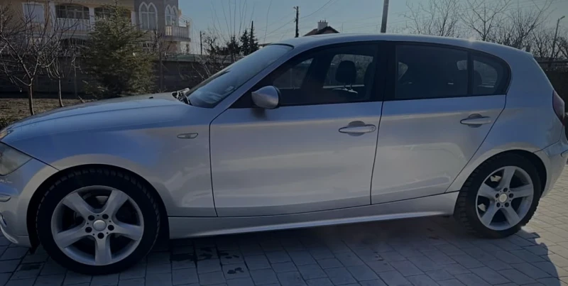BMW 118 118D* PANO* ПОДГРЕВ* NAVI* PARKTRONIC* , снимка 4 - Автомобили и джипове - 52637362