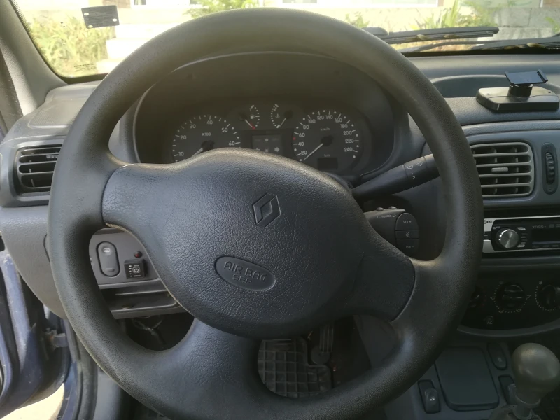 Renault Symbol, снимка 7 - Автомобили и джипове - 51256992