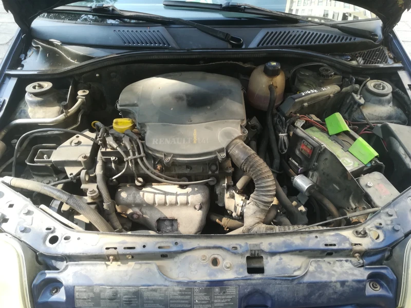 Renault Symbol, снимка 9 - Автомобили и джипове - 51256992