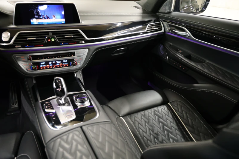 BMW 750 i Long xDrive M-Paket 3xTV Exclusive-Individual, снимка 9 - Автомобили и джипове - 51215644