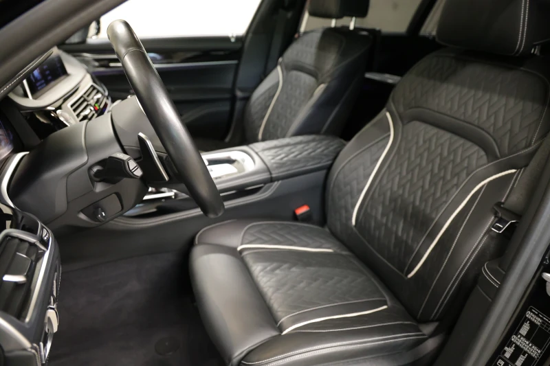 BMW 750 i Long xDrive M-Paket 3xTV Exclusive-Individual, снимка 6 - Автомобили и джипове - 51215644