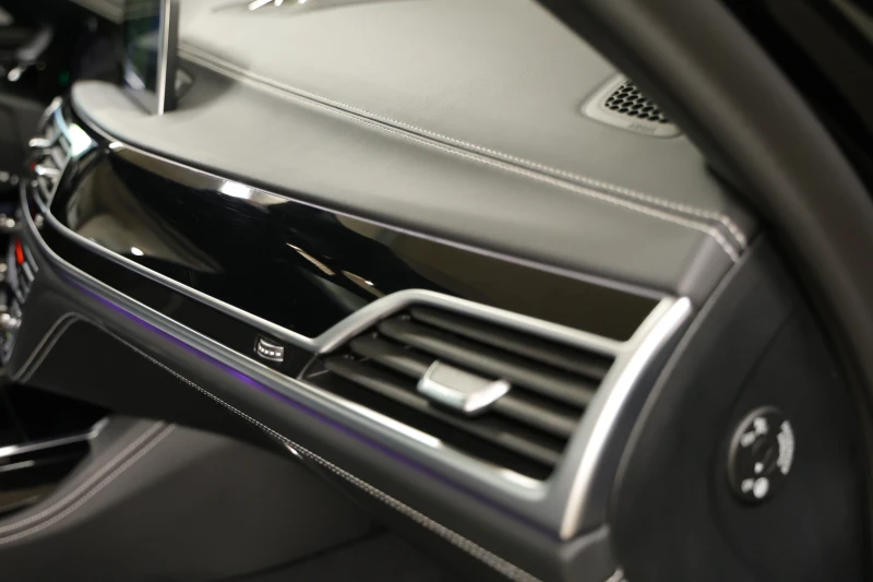 BMW 750 i Long xDrive M-Paket 3xTV Exclusive-Individual, снимка 11 - Автомобили и джипове - 51215644