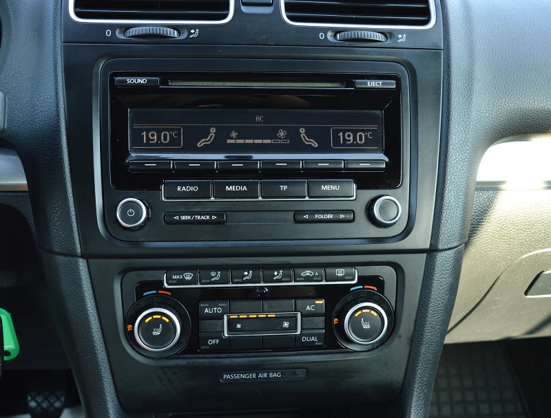 VW Golf Кабрио Клима, снимка 13 - Автомобили и джипове - 51451087