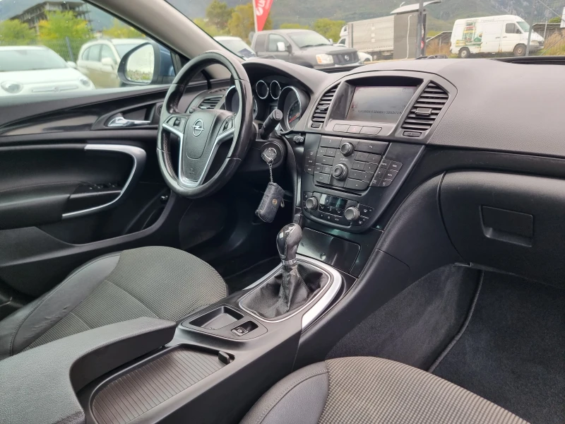 Opel Insignia 2.0ECOFLEX, снимка 16 - Автомобили и джипове - 51934923