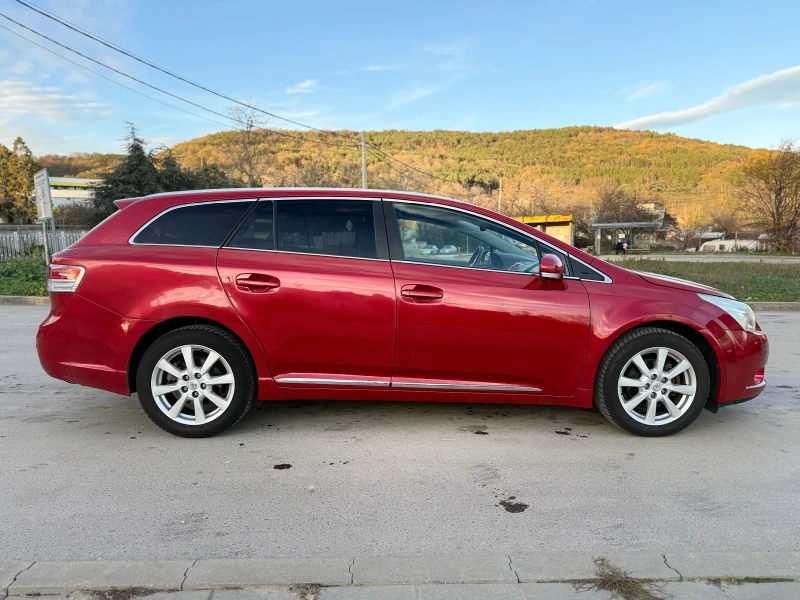 Toyota Avensis 2.0 Автоматик Навигация Климатроник 166000км, снимка 6 - Автомобили и джипове - 53526685