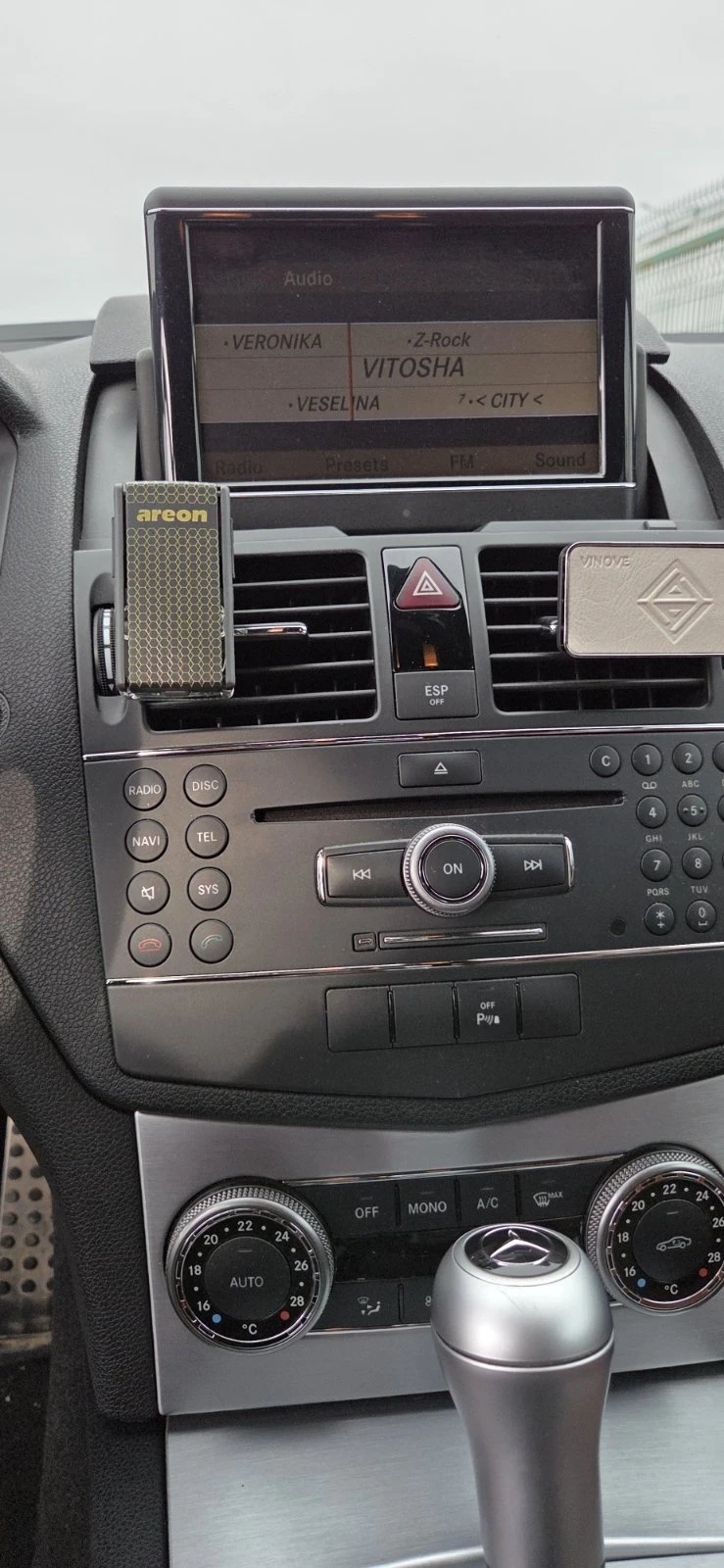 Mercedes-Benz C 320, снимка 9 - Автомобили и джипове - 52850139