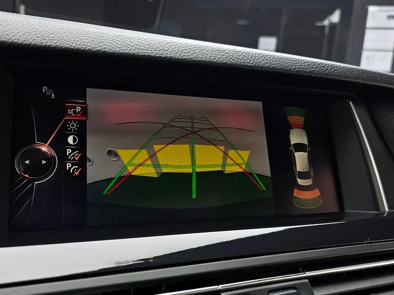 BMW 520 xDrive, снимка 15 - Автомобили и джипове - 53705788