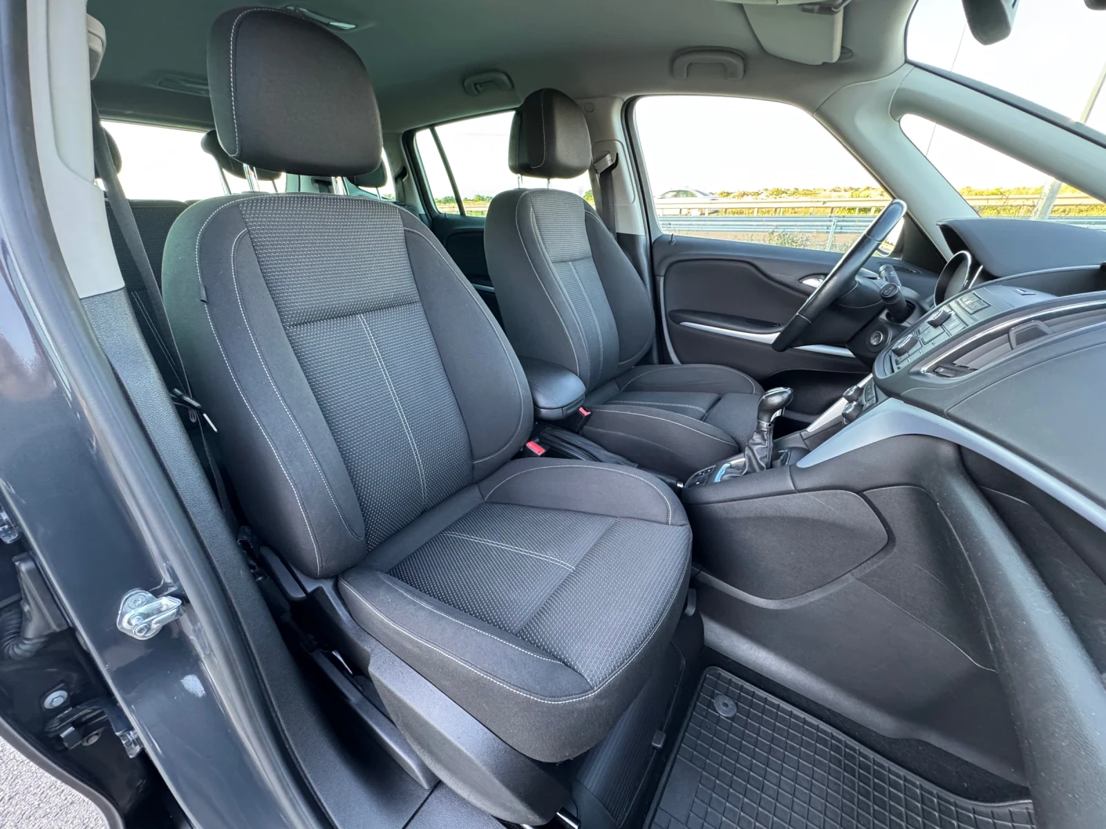 Opel Zafira Tourer 1.4 TURBO / ACTIV / 6+ 1 / PODGREV  - изображение 10