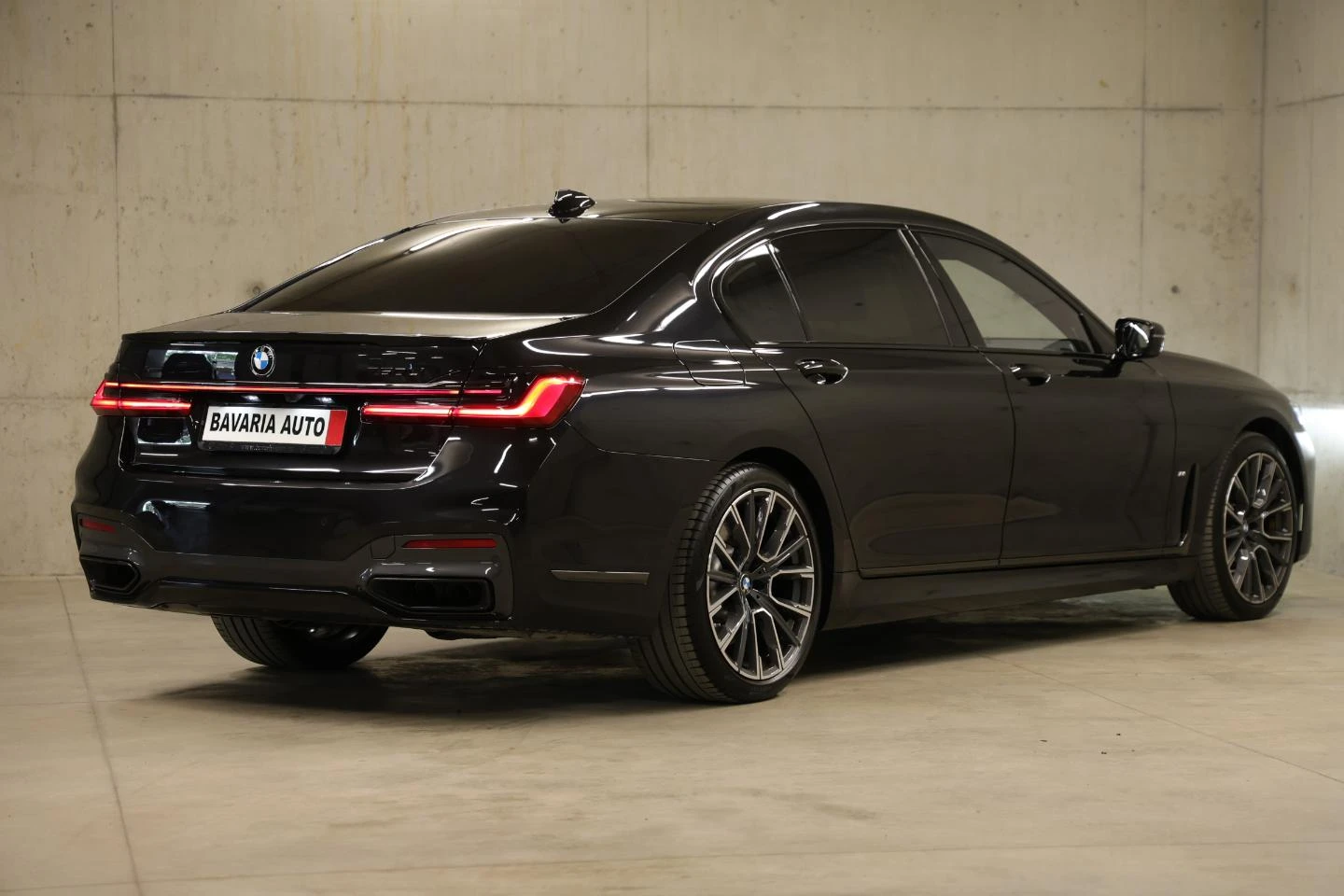 BMW 750 Long xDrive M-Paket 3xTV Exclusive-Individual - изображение 3