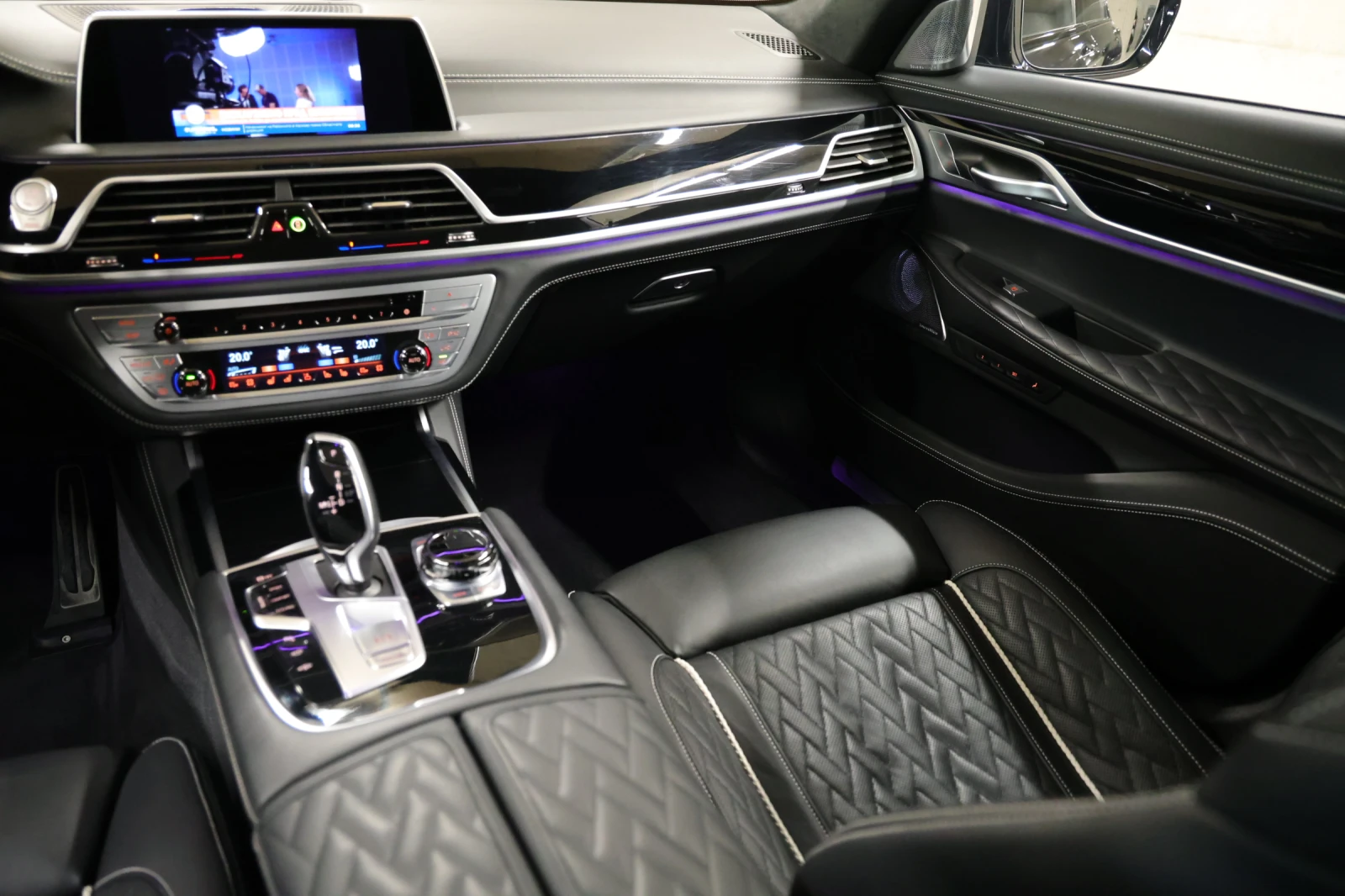 BMW 750 Long xDrive M-Paket 3xTV Exclusive-Individual - изображение 9