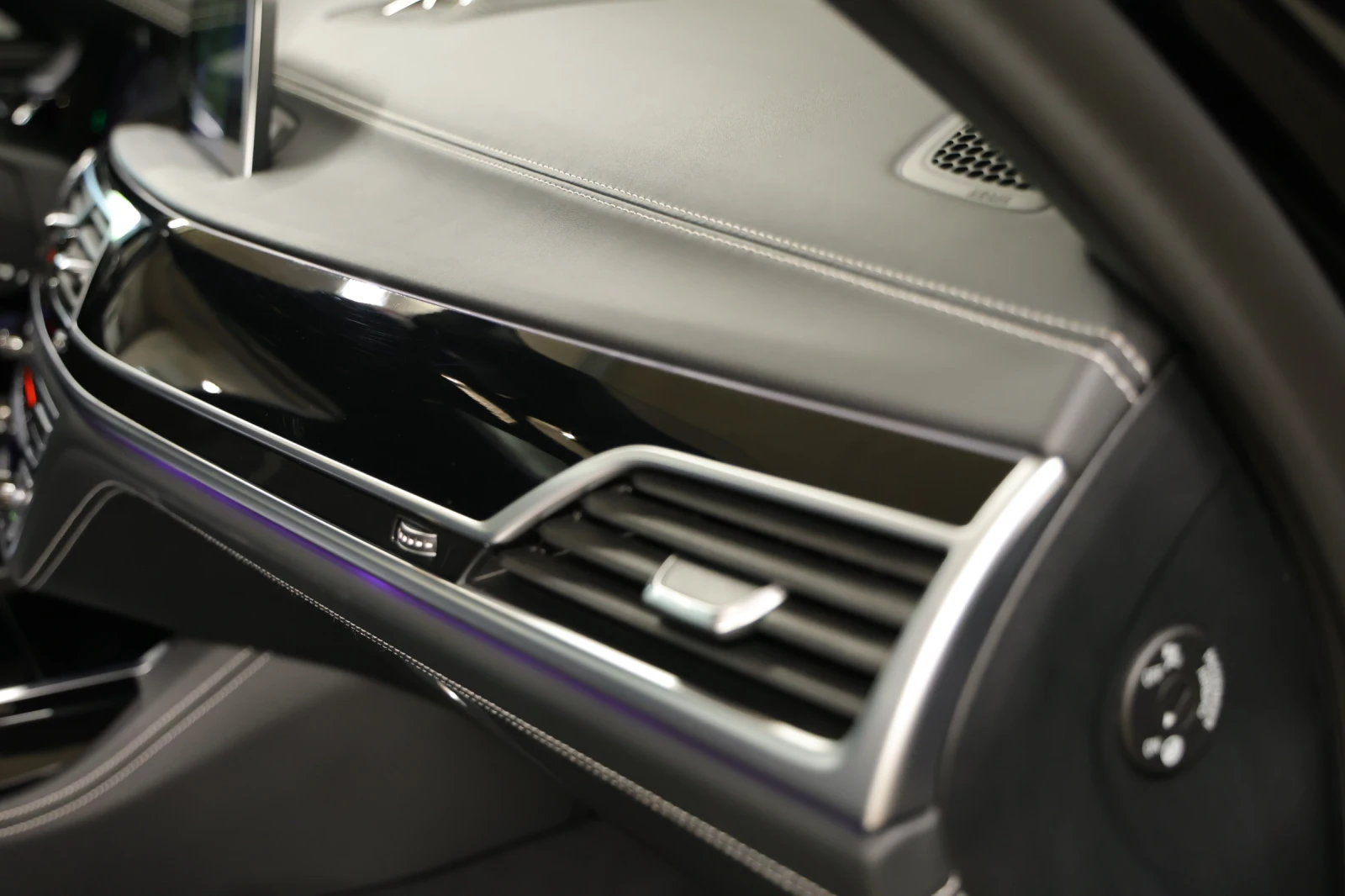 BMW 750 i Long xDrive M-Paket 3xTV Exclusive-Individual | Mobile.bg   11