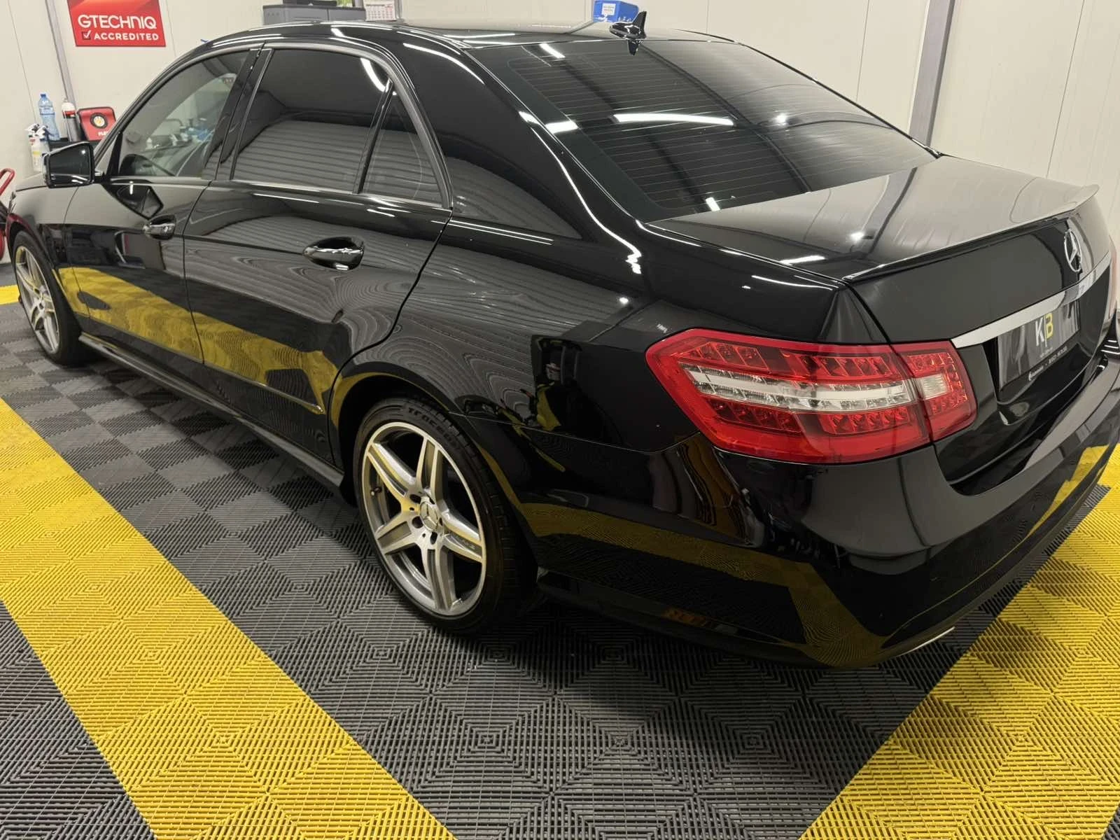 Mercedes-Benz E 500 Mercedes-Benz E500 500 AMG V8 388 *  | Mobile.bg   6